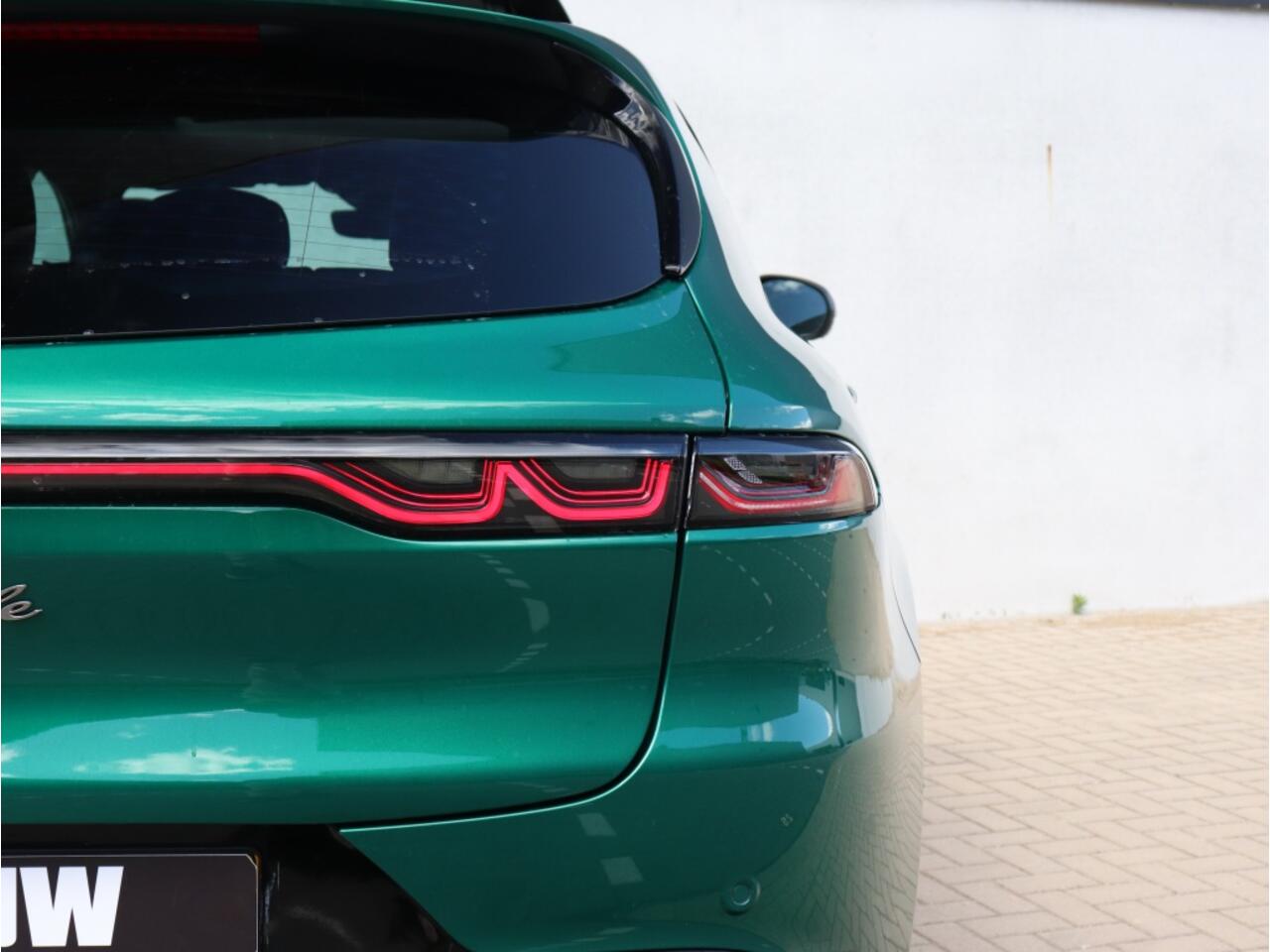 Alfa Romeo Tonale 1.3T PHEV 280 PK Veloce | Pano | Leder | LED | Winter | 20"