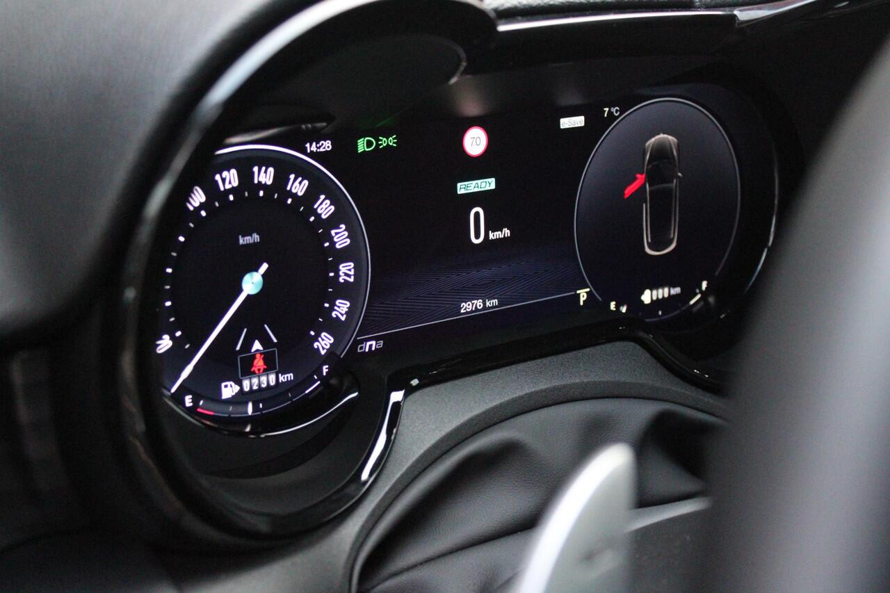 Alfa Romeo Tonale 1.3T PHEV 280PK VELOCE Q4 | PANORAMISCH SCHUIF / KANTELDAK | LEDEREN BEKLEDING | VOORSTOELEN / STUUR VERWARMD | VOORSTOELEN GEVENTILEERD | VOORSTOELEN ELEKTRISCH VERSTELBAAR | DRAADLOOS APPLE CARPLAY / ANDROID AUTO | 360° CAMERA | AUTOMATISCH DIMMENDE BUI