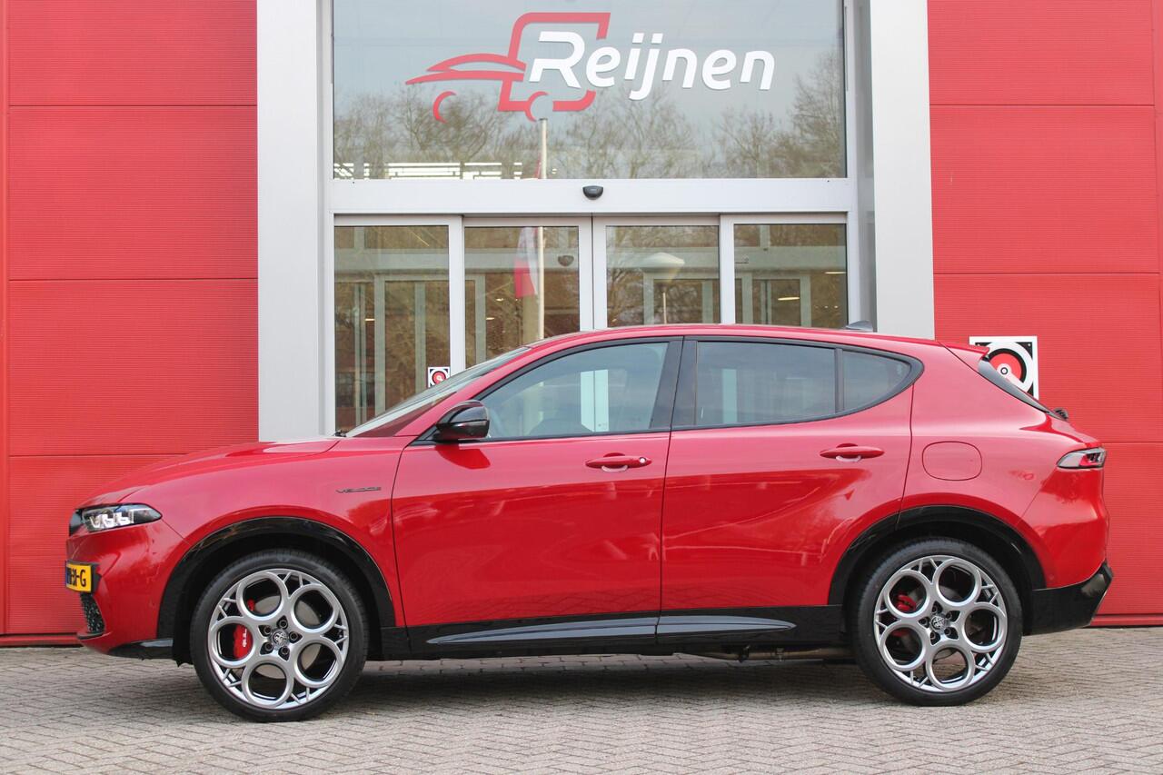 Alfa Romeo Tonale PHEV 280PK VELOCE | HARMAN/KARDON PREMIUM AUDIO | PREMIUM PACK: LEDEREN BEKLEDING/GEVENTILEERDE VOORSTOELEN/4-VOUDIG ELEKTRISCH VERSTELBARE LENDESTEUN VOORSTOELEN | WINTERPACK: STOEL/STUUR VERWARMING | STOEL VENTILATIE | TECHNOLOGY PACK: PARKEERWAARSCHUWI