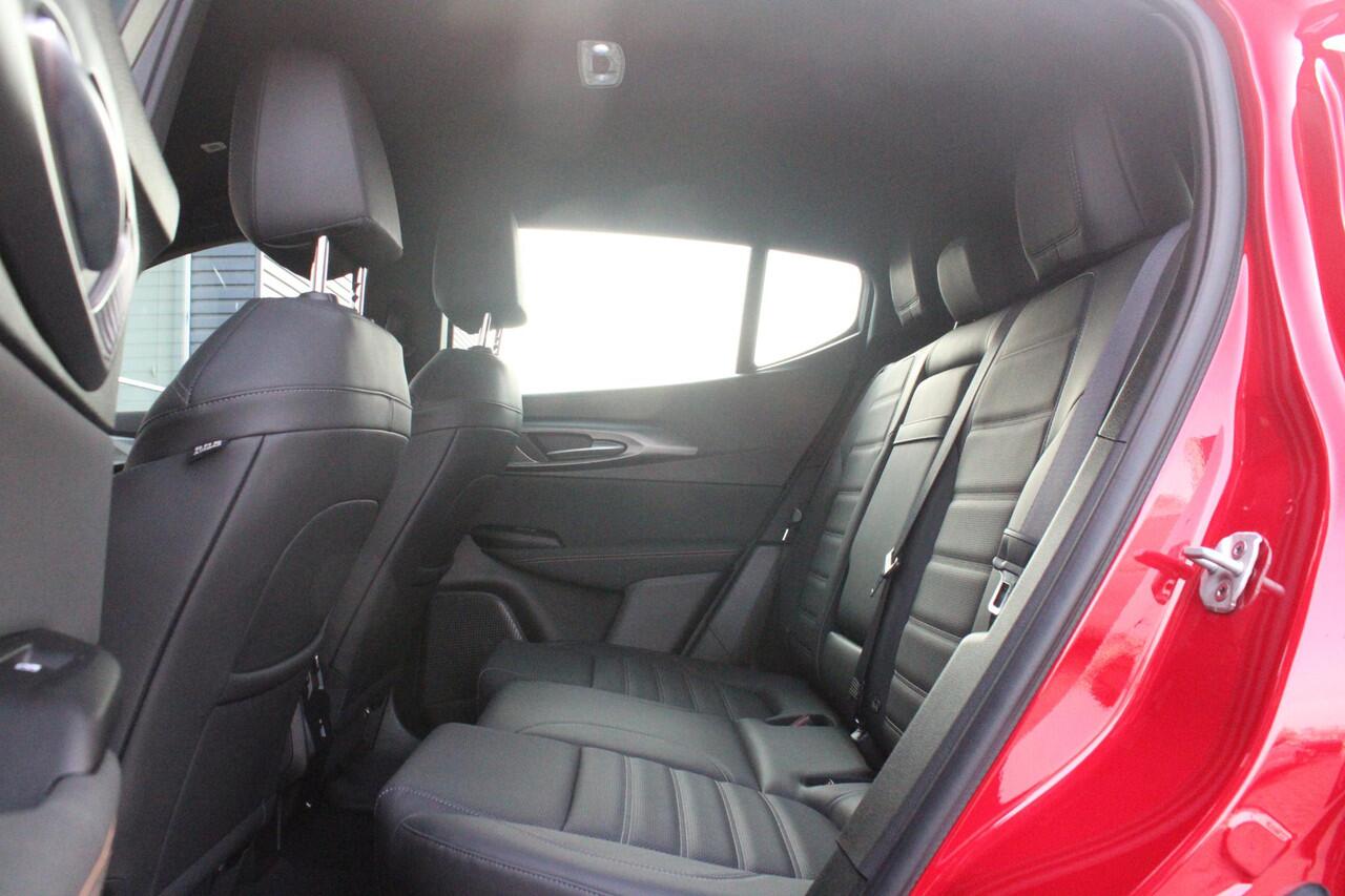 Alfa Romeo Tonale PHEV 280PK VELOCE | HARMAN/KARDON PREMIUM AUDIO | PREMIUM PACK: LEDEREN BEKLEDING/GEVENTILEERDE VOORSTOELEN/4-VOUDIG ELEKTRISCH VERSTELBARE LENDESTEUN VOORSTOELEN | WINTERPACK: STOEL/STUUR VERWARMING | STOEL VENTILATIE | TECHNOLOGY PACK: PARKEERWAARSCHUWI