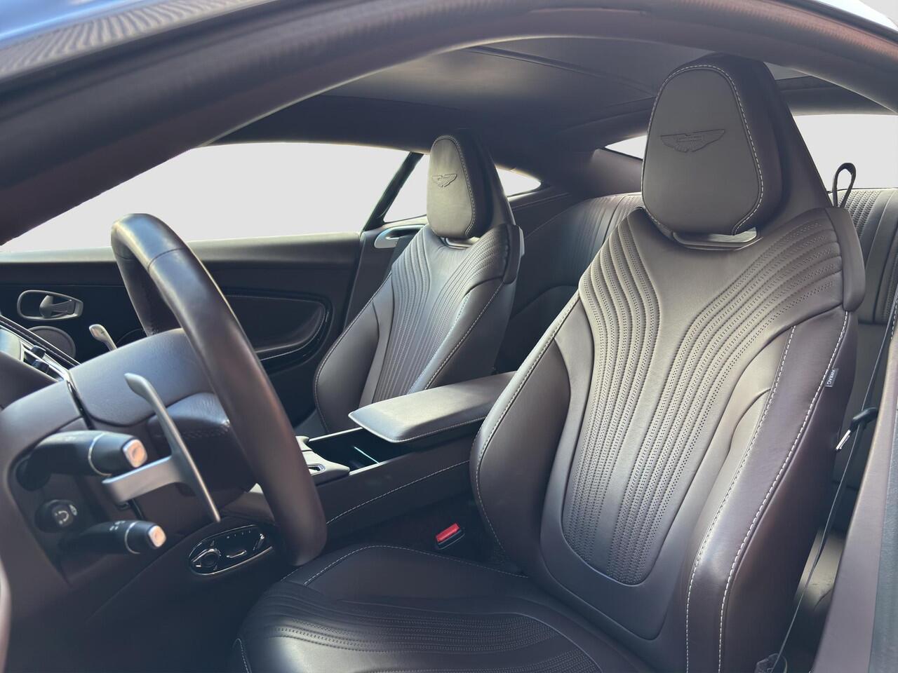 Aston Martin DB11 4.0 V8