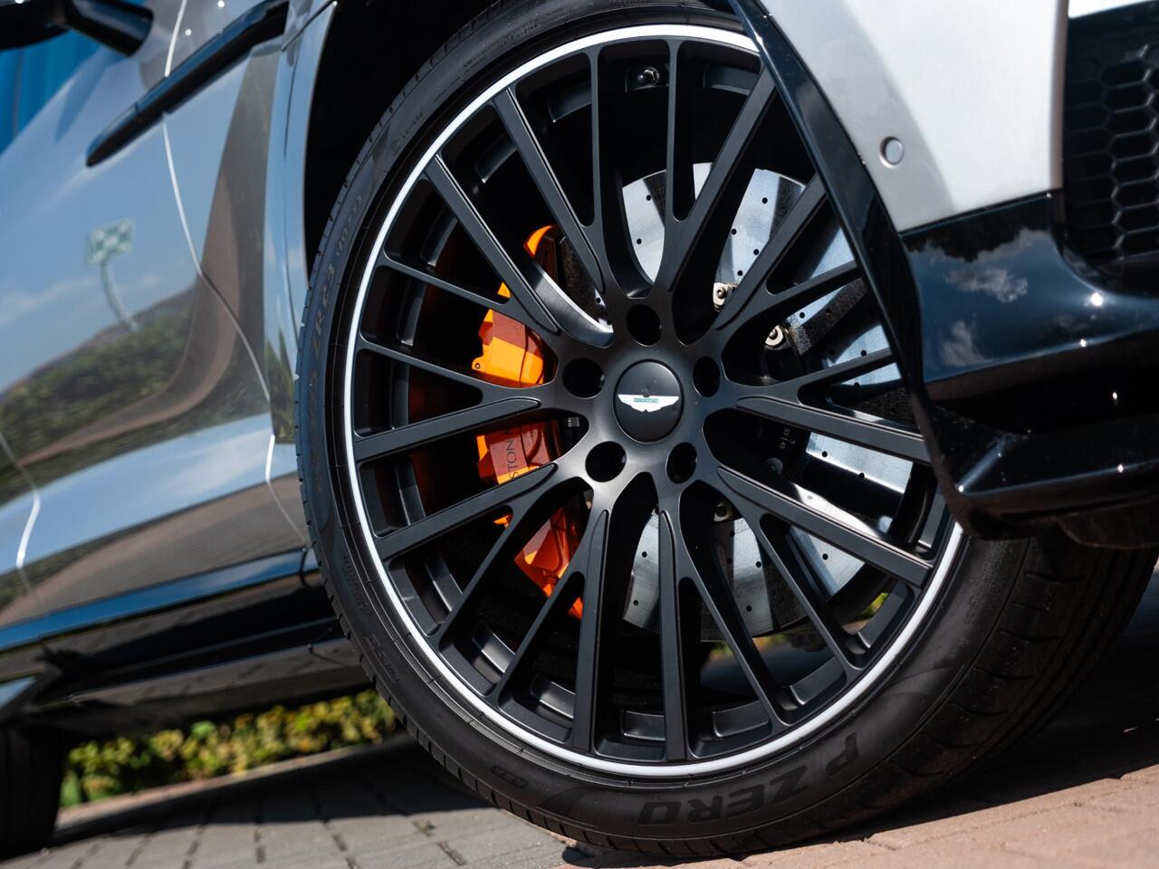 Aston Martin DBX 4.0 V8 707 | Volleder | Carbon | Nw. Pr 360k