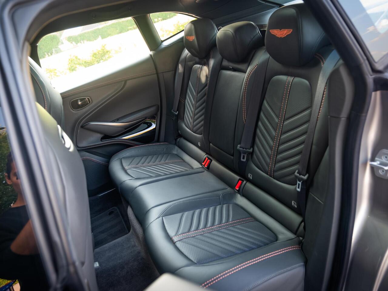 Aston Martin DBX 4.0 V8 707 | Volleder | Carbon | Nw. Pr 360k