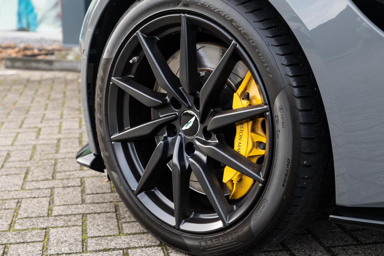 Aston Martin VANTAGE 4.0 V8 / CHINA GREY / ALCANTARA INT. / SP. PLUS PACK + STOEL