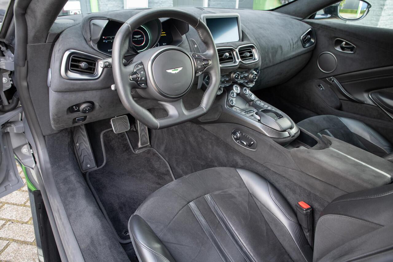 Aston Martin VANTAGE 4.0 V8 / CHINA GREY / ALCANTARA INT. / SP. PLUS PACK + STOEL