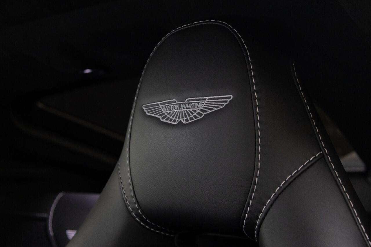 Aston Martin VANTAGE 4.0 V8 | Gloss Black pack | 20 Inch |