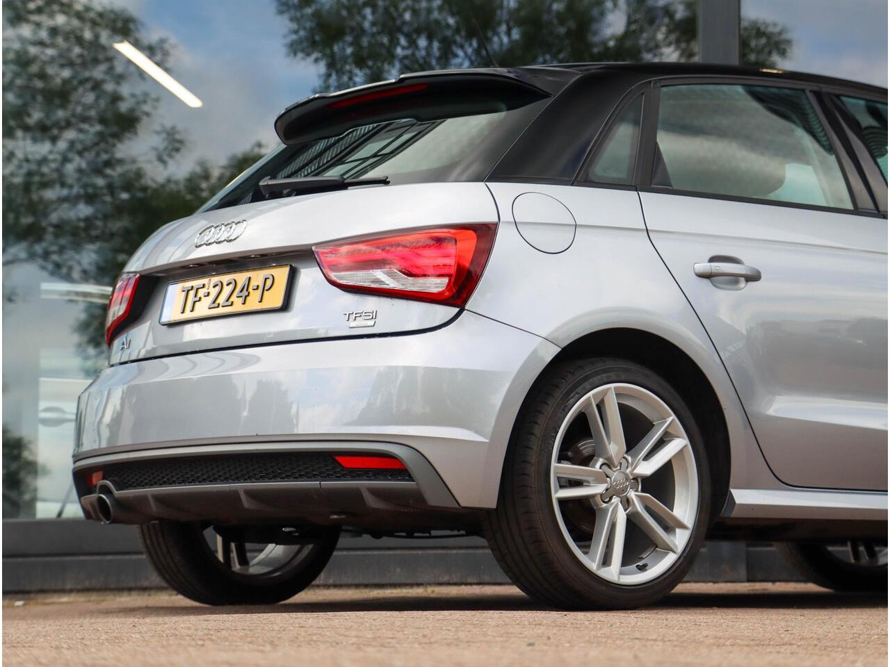 Audi A1 Sportback 1.0 TFSI Advance S-Line Automaat