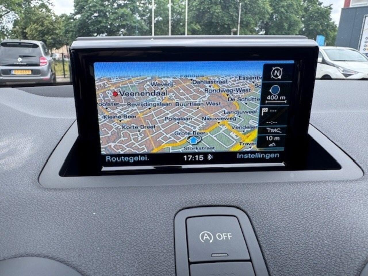 Audi A1 1.0 TFSI Adrenalin S-line en Navi. 17 inch. velgen