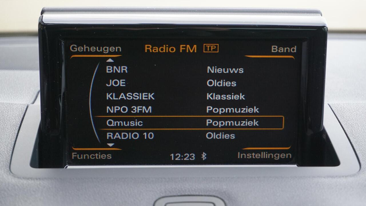 Audi A1 Sportback 1.0 TFSI 95pk 5Drs Adrenalin S-Line 17inch LM Navi Airco Elek.pakket *Gletsjerwit Metallic* NL auto! 83316km!