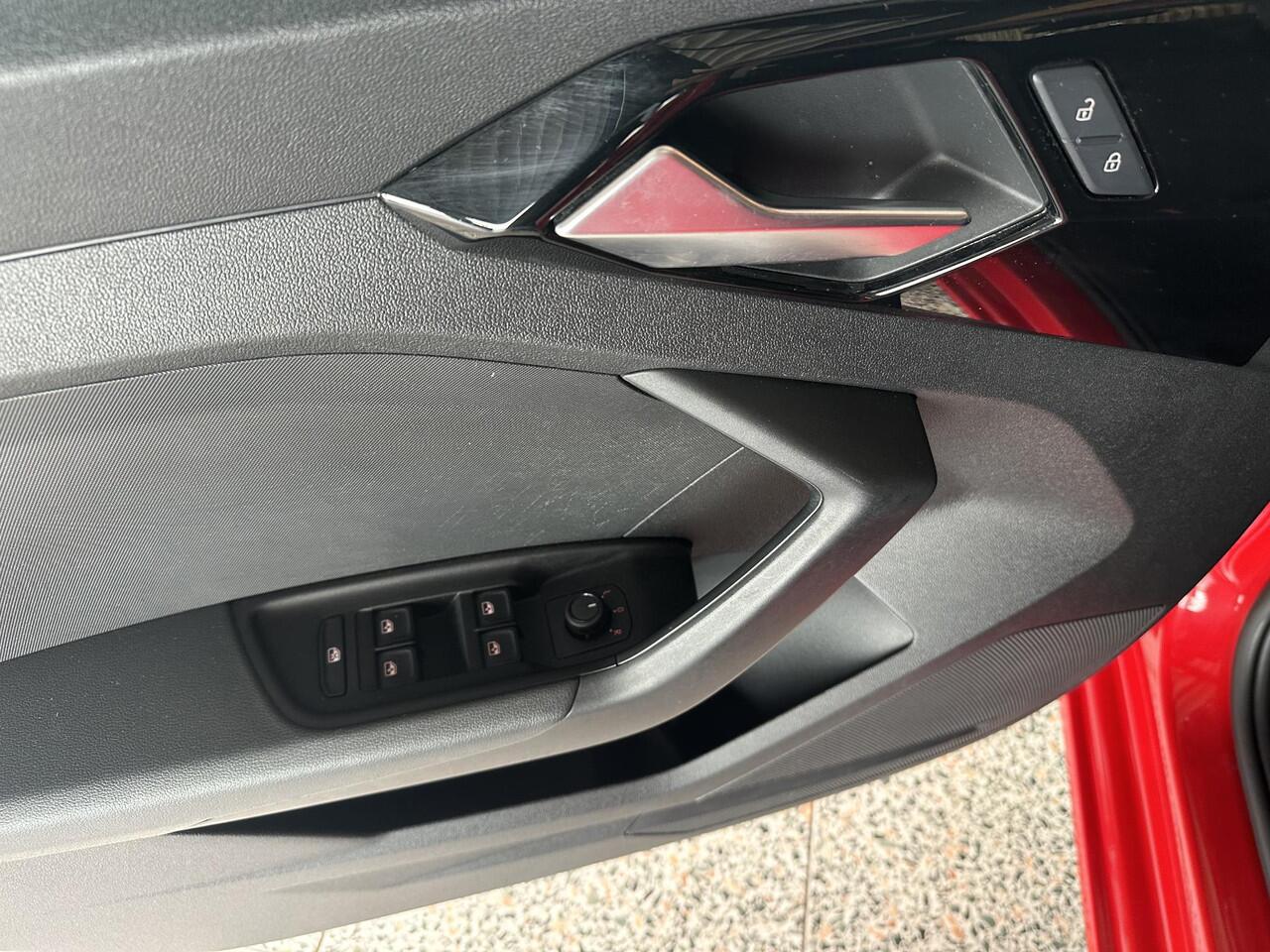 Audi A1 30 TFSI LED verlichting | Navi | Stoelverwarming