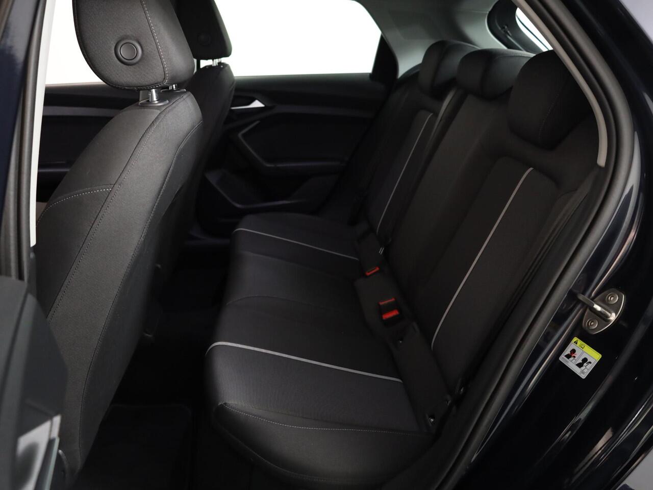 Audi A1 Sportback 25 TFSI Pro Line 95pk Automaat| LM-velgen| Parkeersensoren achter | Cruisecontrol