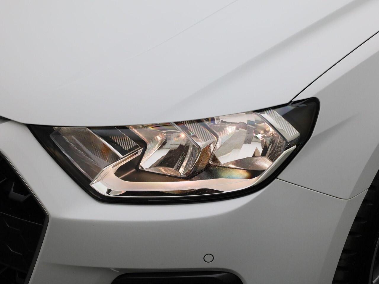 Audi A1 Sportback 30 TFSI/110PK Epic · Navigatie · Climate-control · Parkeersensoren ·