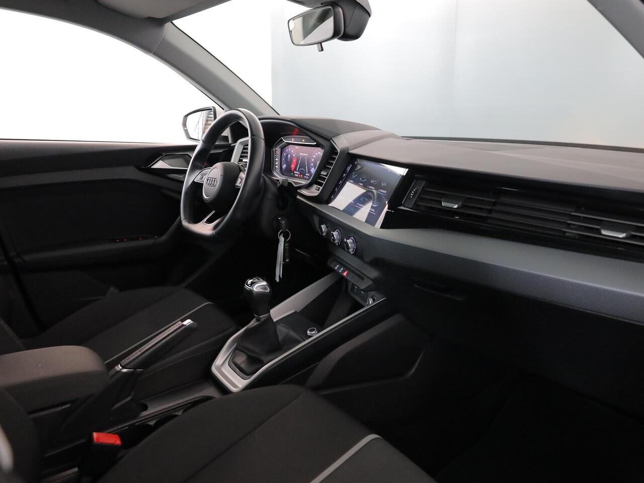 Audi A1 Sportback 25 TFSI Pro Line 95 pk | Navigatie via App | Parkeersensoren achter | Cruise control |