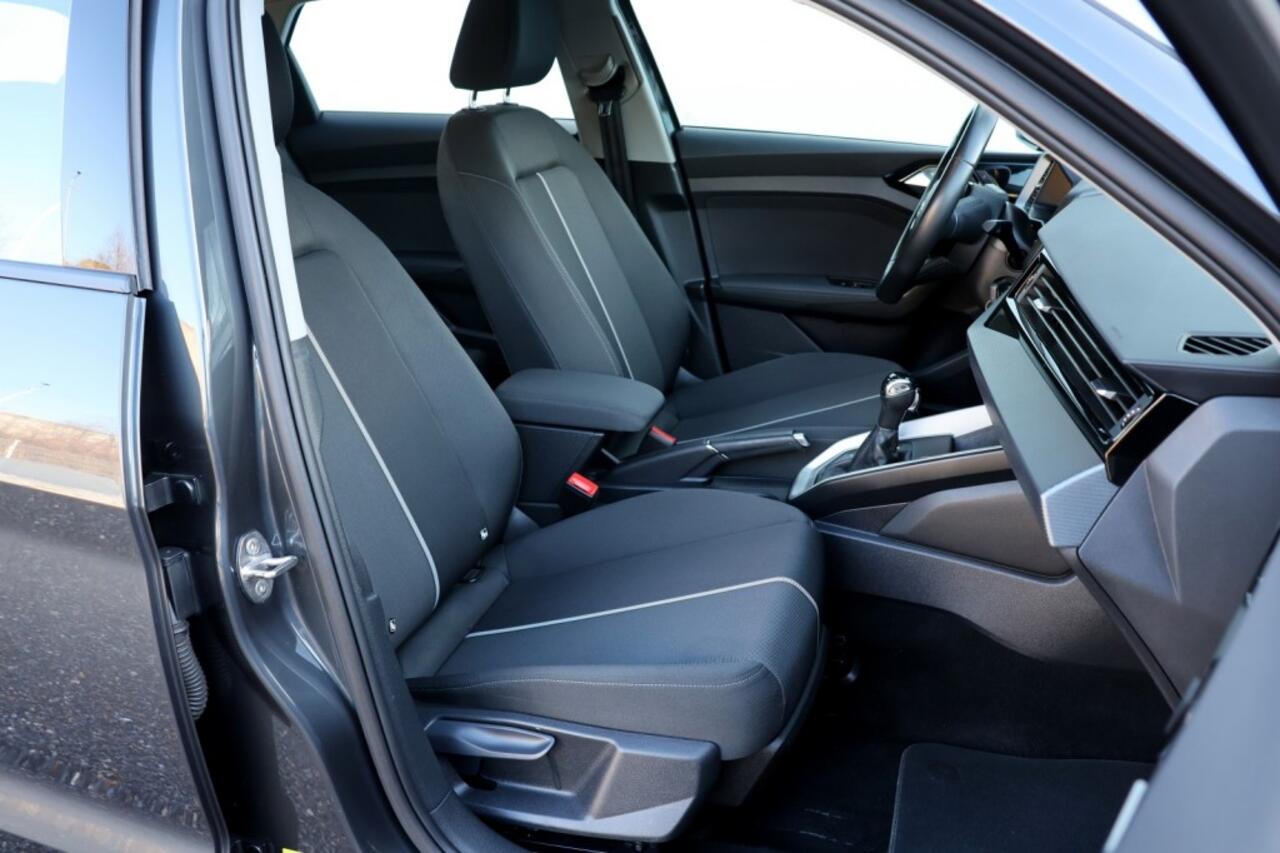 Audi A1 Sportback 25 TFSI Automaat Pro Line - 95 pk **Carplay / PDC / Climate