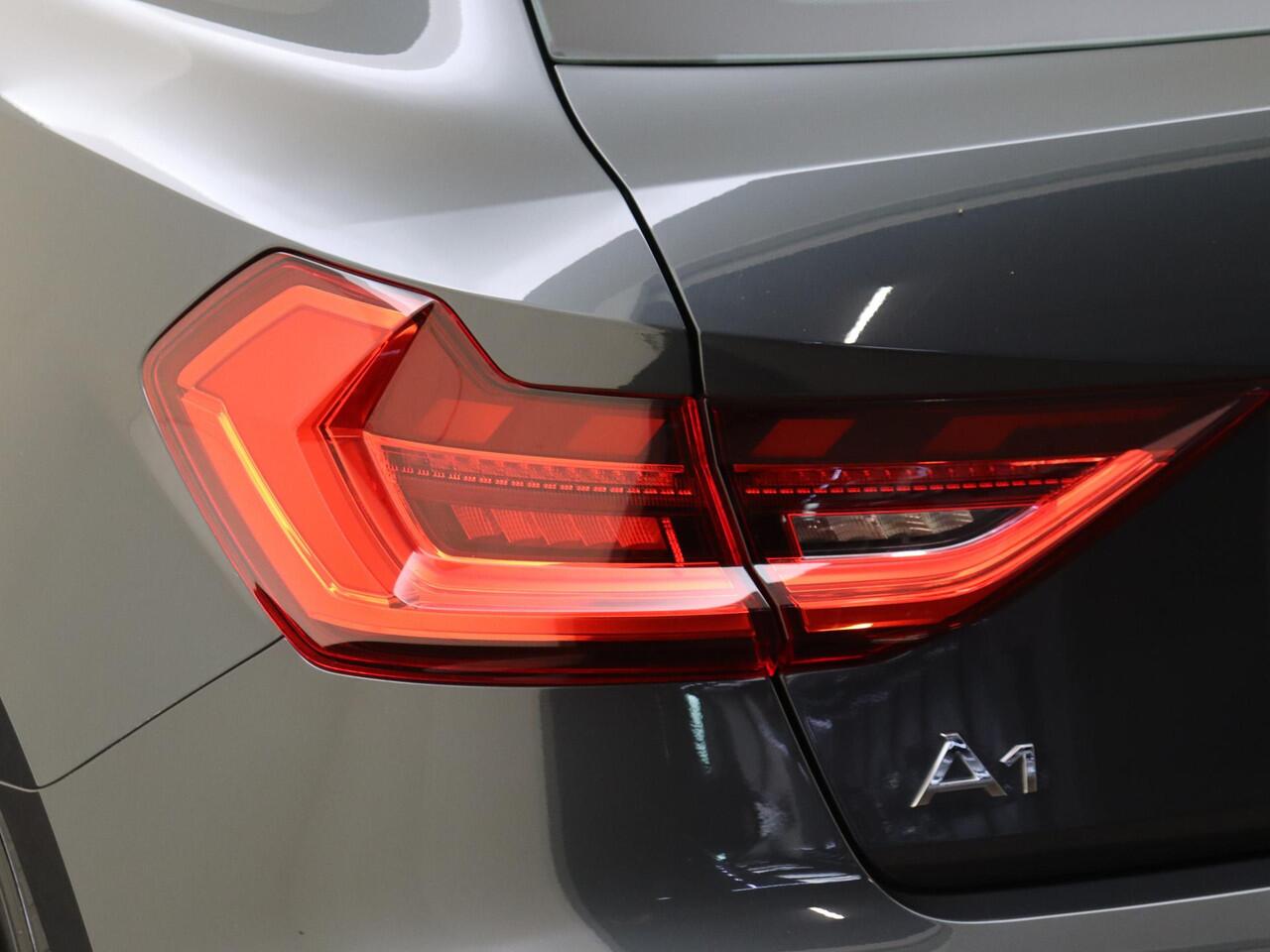 Audi A1 Sportback 30 TFSI Pro Line | Stoelverwarming | Navigatie Plus | Parkeersensoren | CarPlay | Cruise control | Climate control | Elektrisch inklapbare buitenspiegels |