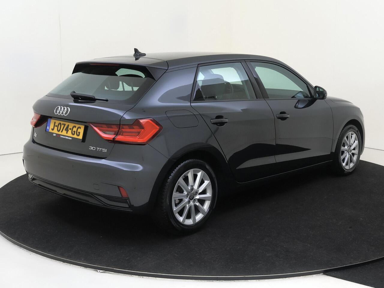 Audi A1 Sportback 30 TFSI Pro Line | Stoelverwarming | Navigatie Plus | Parkeersensoren | CarPlay | Cruise control | Climate control | Elektrisch inklapbare buitenspiegels |