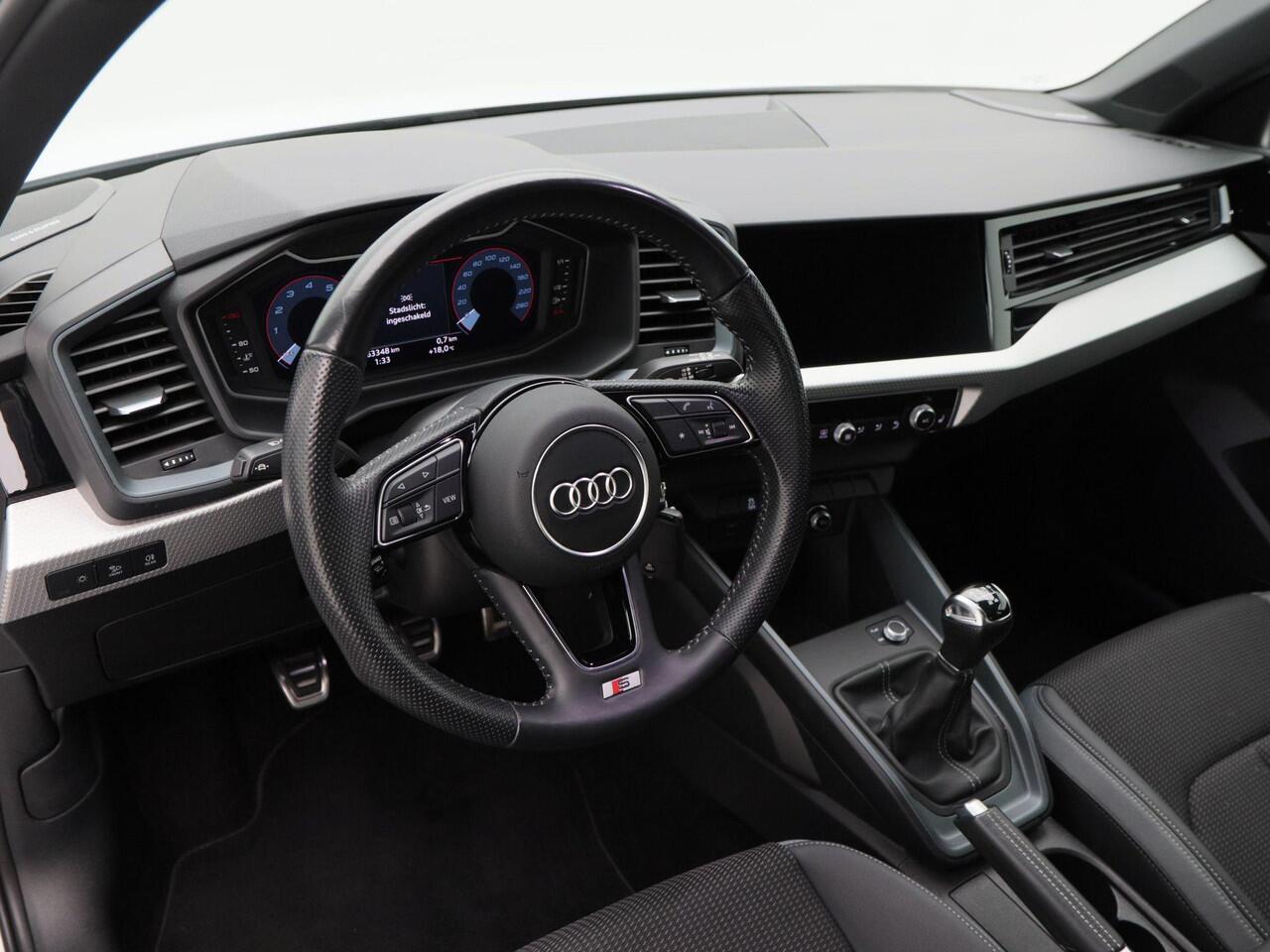 Audi A1 Sportback 25 TFSi S-Line | Adaptive Cruise | Climate Control | Stoelverwarming | Parkeersensoren | Carplay | 17 Inch | 63.342 Km!!