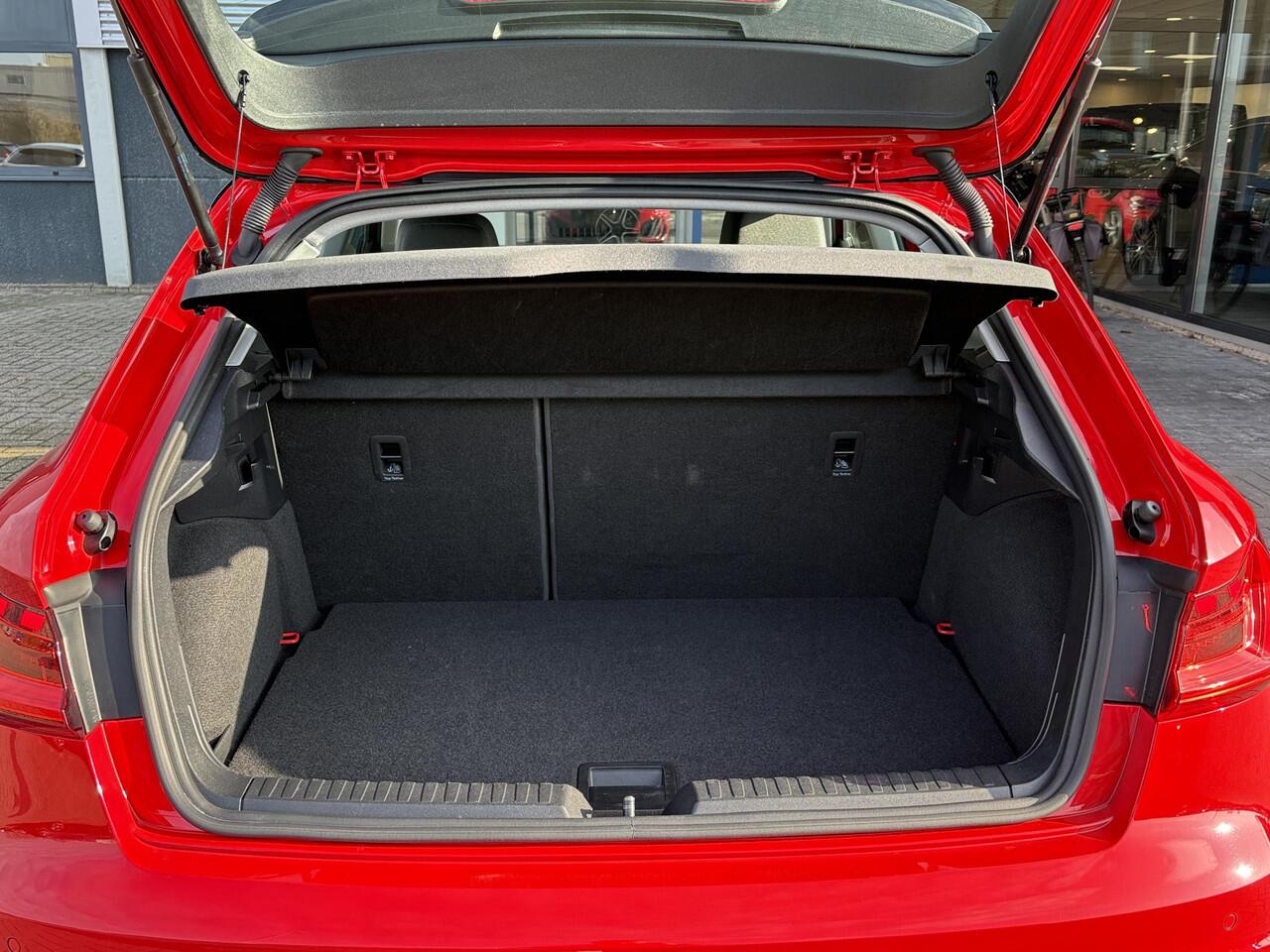 Audi A1 Sportback 30 TFSI S-Edition | Achteruitrijcamera | Cruise Control | Carplay |