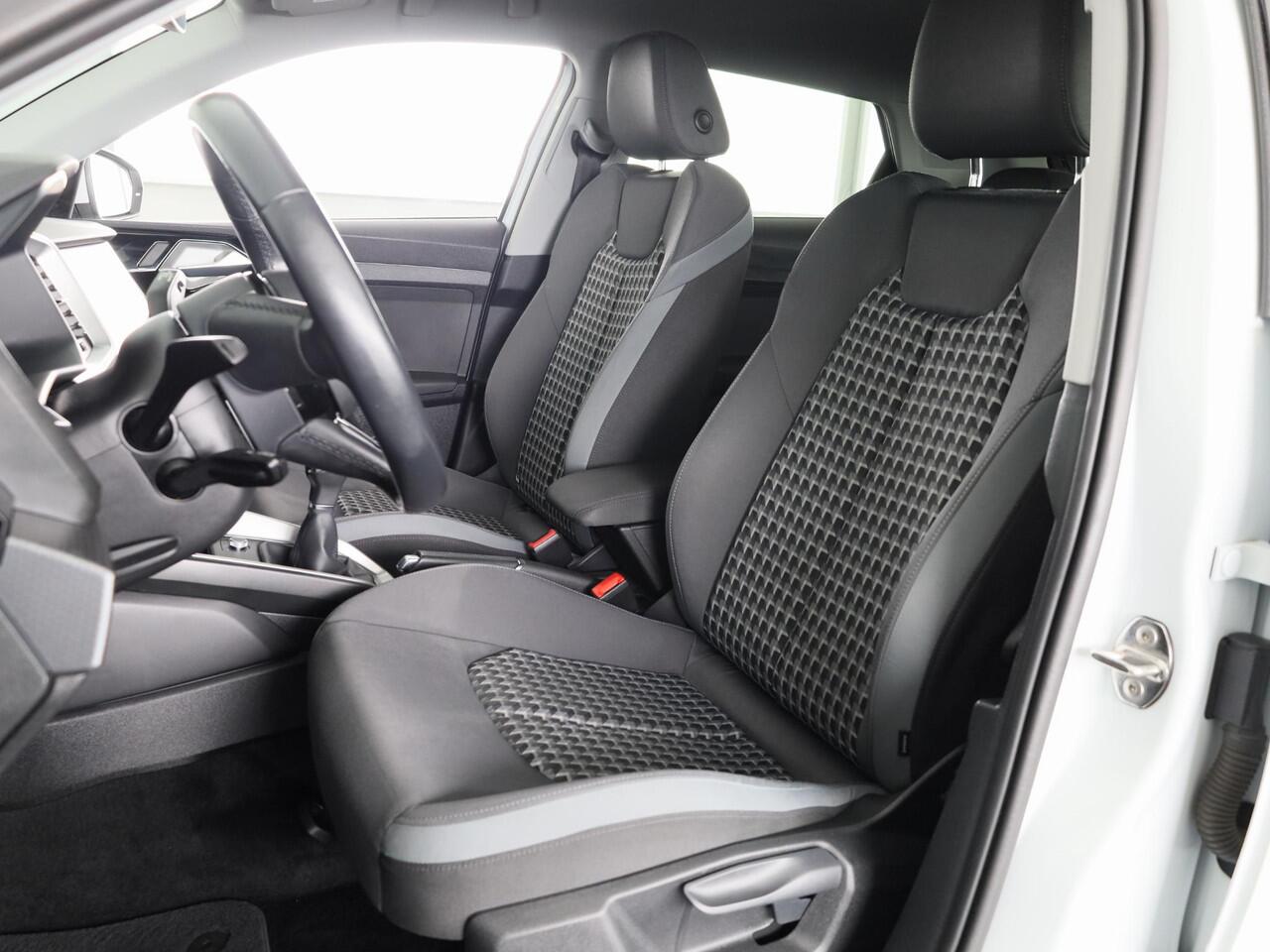 Audi A1 Sportback 30 TFSI Pro Line 110pk | S-line interieur | Climatronic | 17 inch lichtmetalen velgen | Navigatie via App