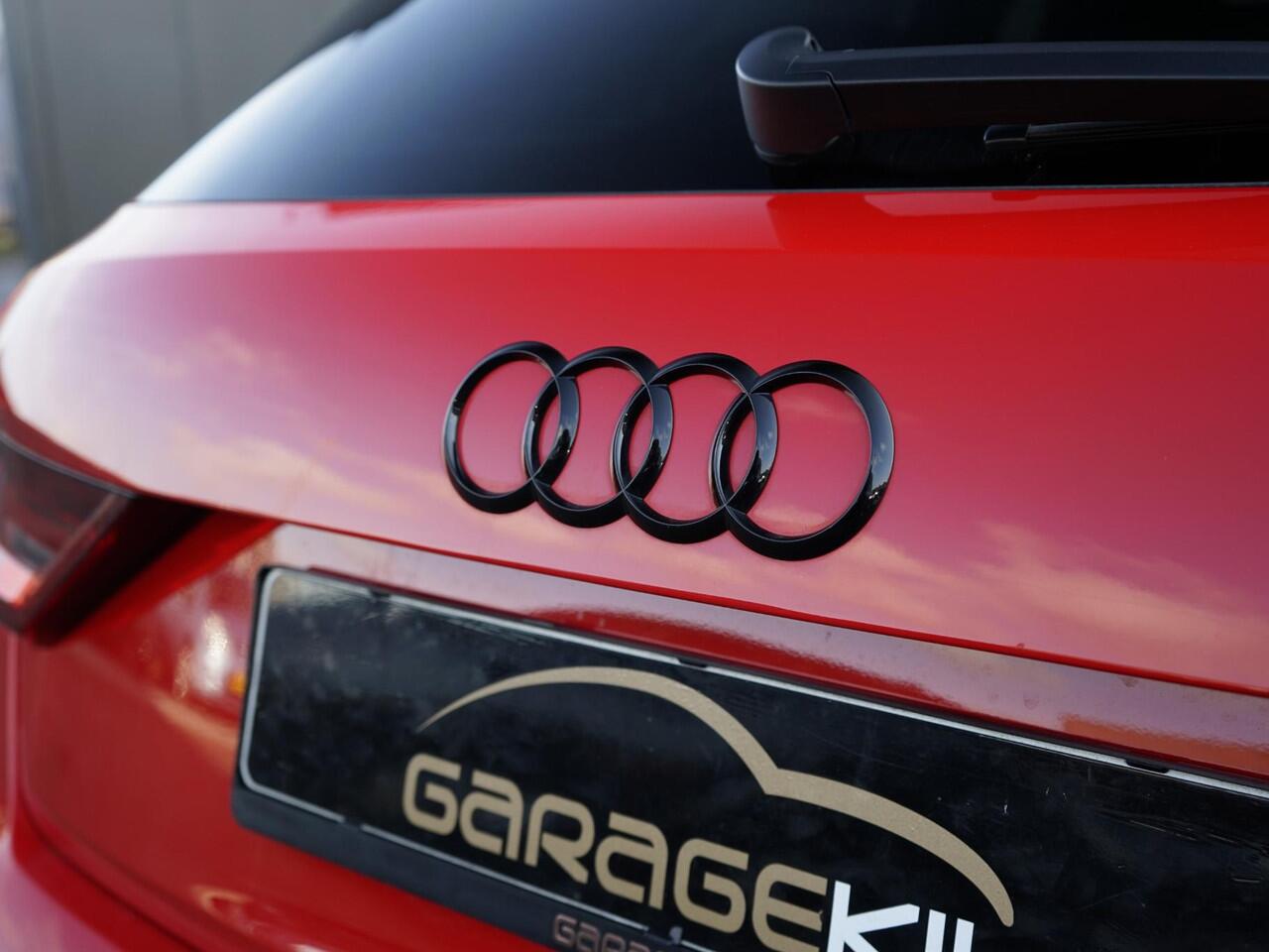 Audi A1 Sportback 30 TFSI S line Sportback Dealeronderh. / Optiek Pakket Zwart / Adaptive Cruise / LED / Ambiant Lighting / Sportstoelen