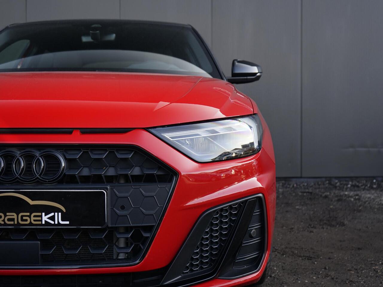 Audi A1 Sportback 30 TFSI S line Sportback Dealeronderh. / Optiek Pakket Zwart / Adaptive Cruise / LED / Ambiant Lighting / Sportstoelen