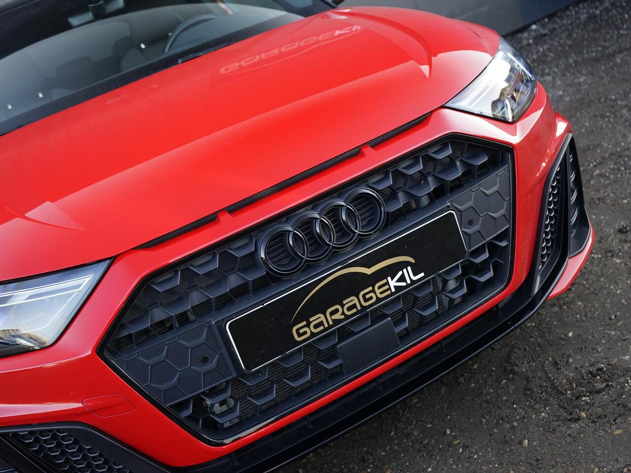 Audi A1 Sportback 30 TFSI S line Sportback Dealeronderh. / Optiek Pakket Zwart / Adaptive Cruise / LED / Ambiant Lighting / Sportstoelen