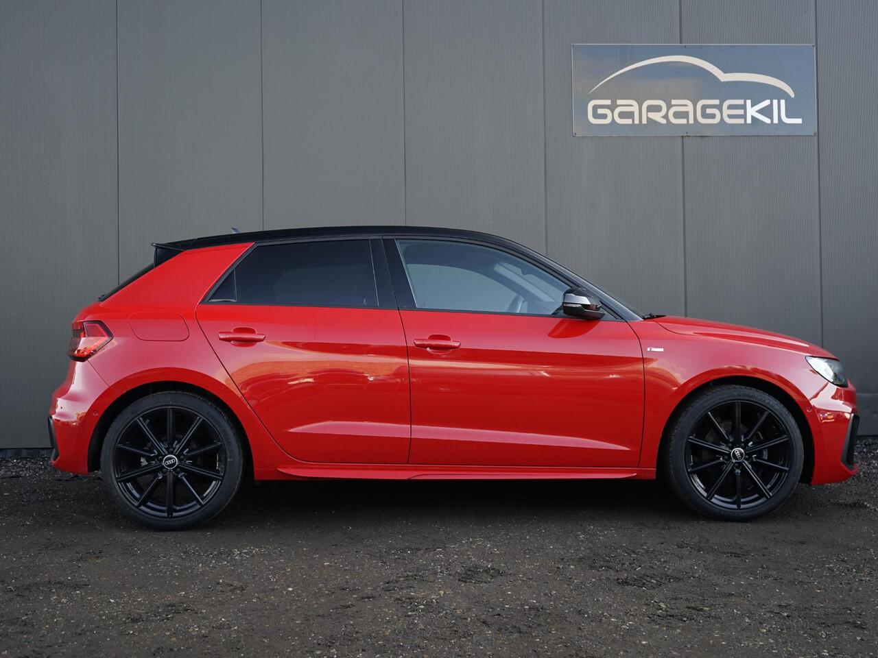 Audi A1 Sportback 30 TFSI S line Sportback Dealeronderh. / Optiek Pakket Zwart / Adaptive Cruise / LED / Ambiant Lighting / Sportstoelen