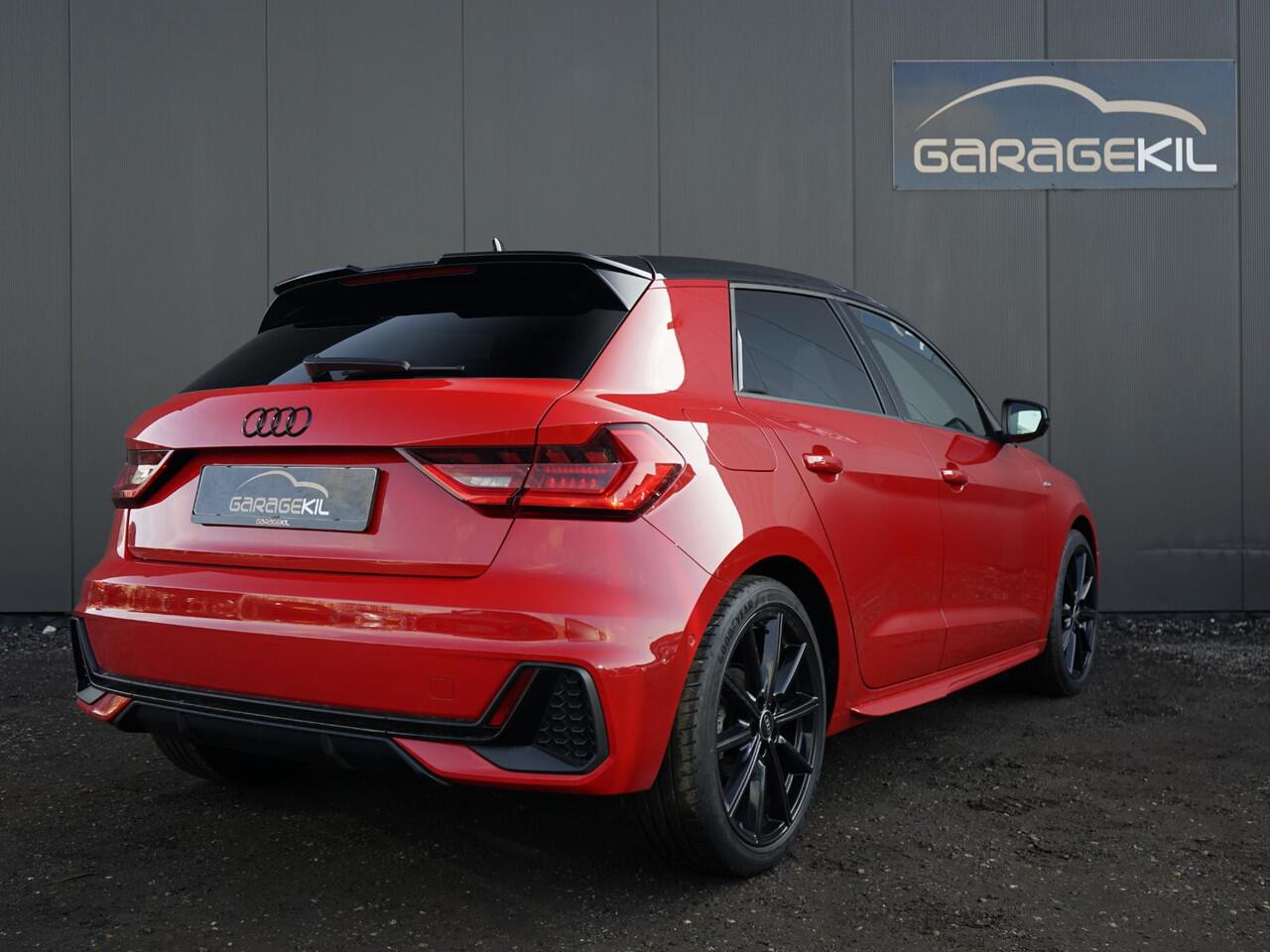 Audi A1 Sportback 30 TFSI S line Sportback Dealeronderh. / Optiek Pakket Zwart / Adaptive Cruise / LED / Ambiant Lighting / Sportstoelen