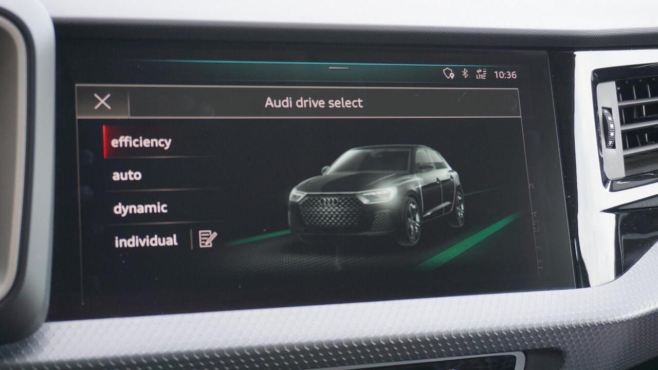 Audi A1 Sportback 30 TFSI 110pk 5Drs S-Line Automaat LED Navi Stoelverwarming Sfeerverlichting 17inch LM Virtual Cockpit *Pijl Grey Metallic*