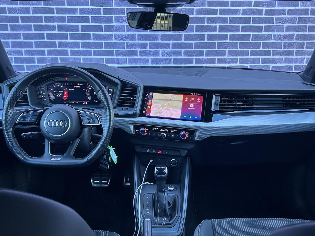 Audi A1 Sportback 35 TFSI S edition | S-Line | Apple Carplay Android Auto | Stoelverwarming | Cruise Control | Achteruitrij Camera | 18" Lichtmetalen Velgen |