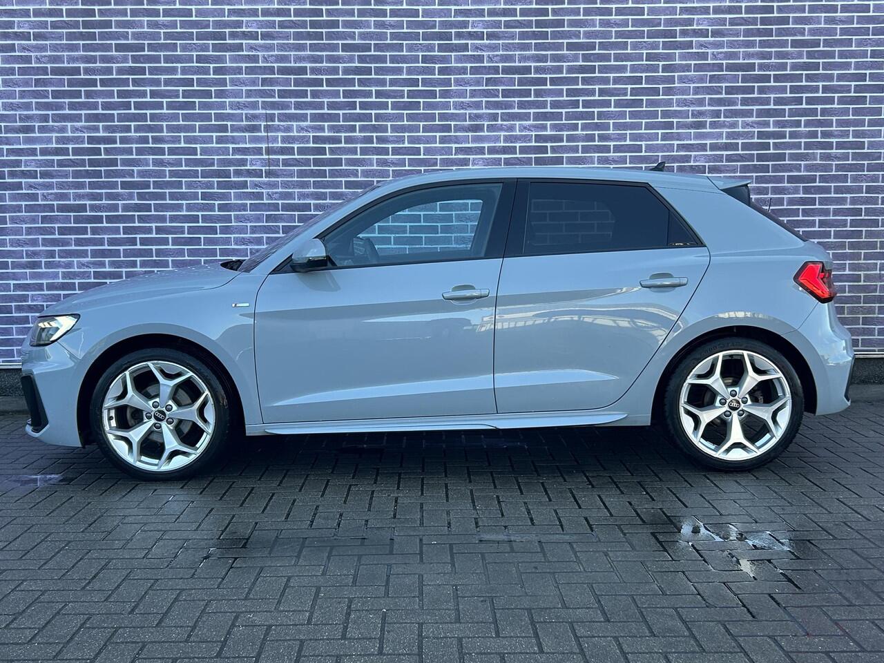 Audi A1 Sportback 35 TFSI S edition | S-Line | Apple Carplay Android Auto | Stoelverwarming | Cruise Control | Achteruitrij Camera | 18" Lichtmetalen Velgen |