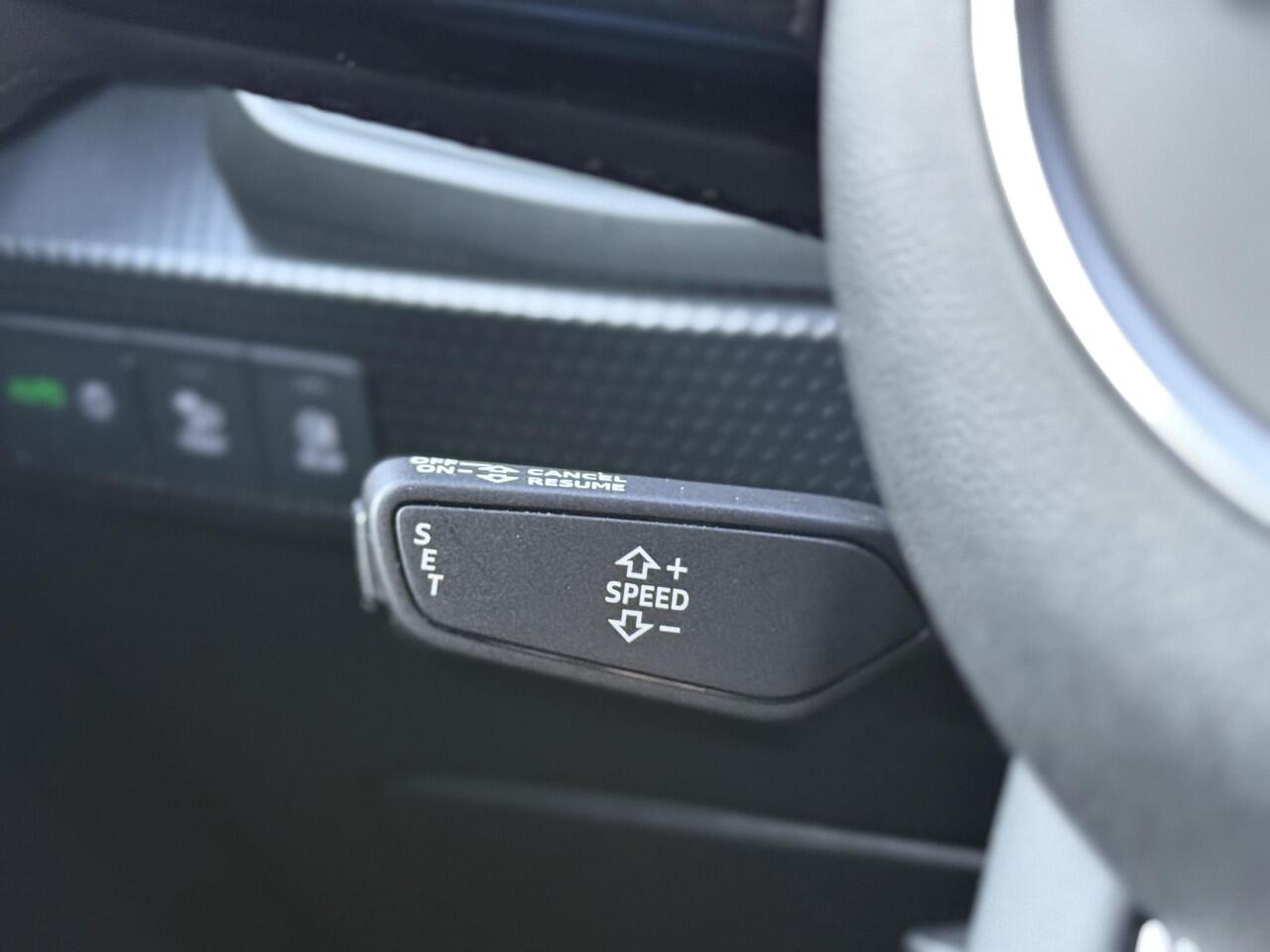 Audi A1 Sportback 30 TFSI Pro Line LED l AppleCarplay l 18 Inch l Black Style l Stoelverarming