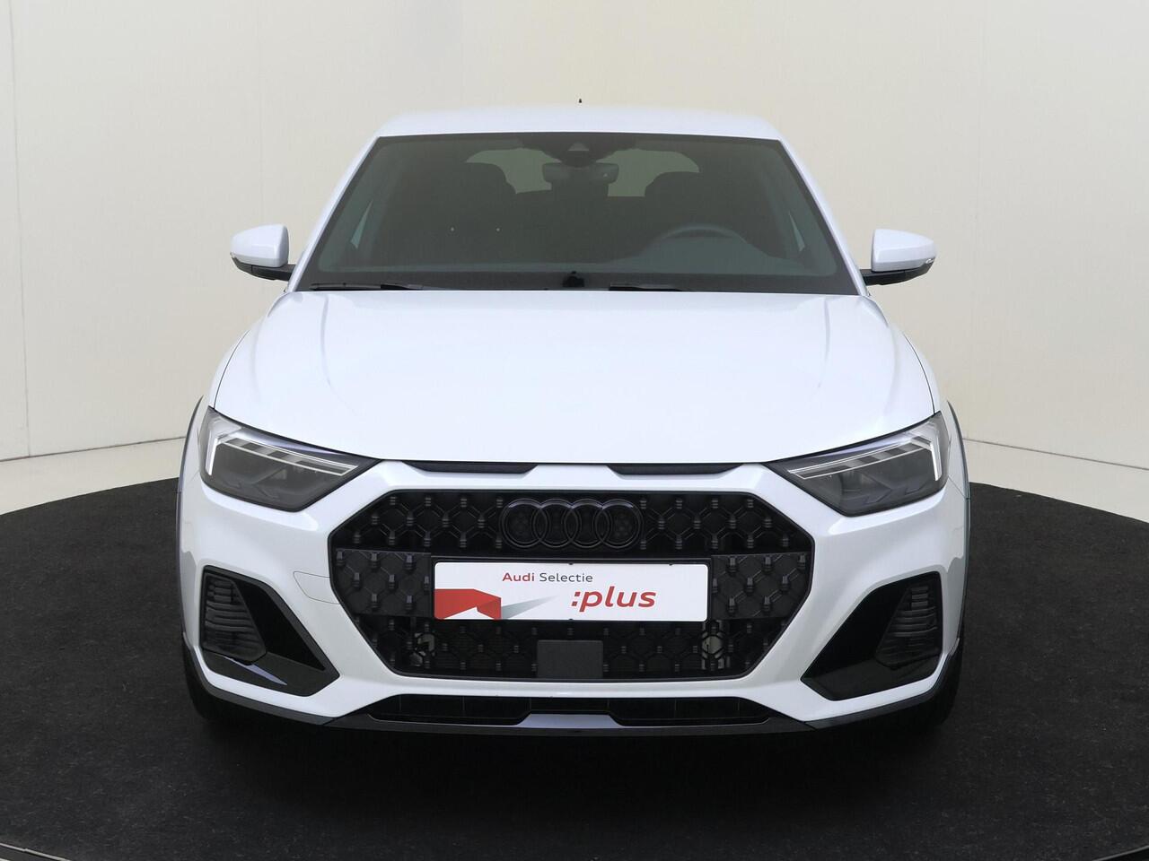 Audi A1 allstreet 30 TFSI Advanced edition | S-line interieur | LED verlichting | Stoelverwarming | Parkeersensoren | Keyless | CarPlay | Draadloze telefoonlader | Cruise control |