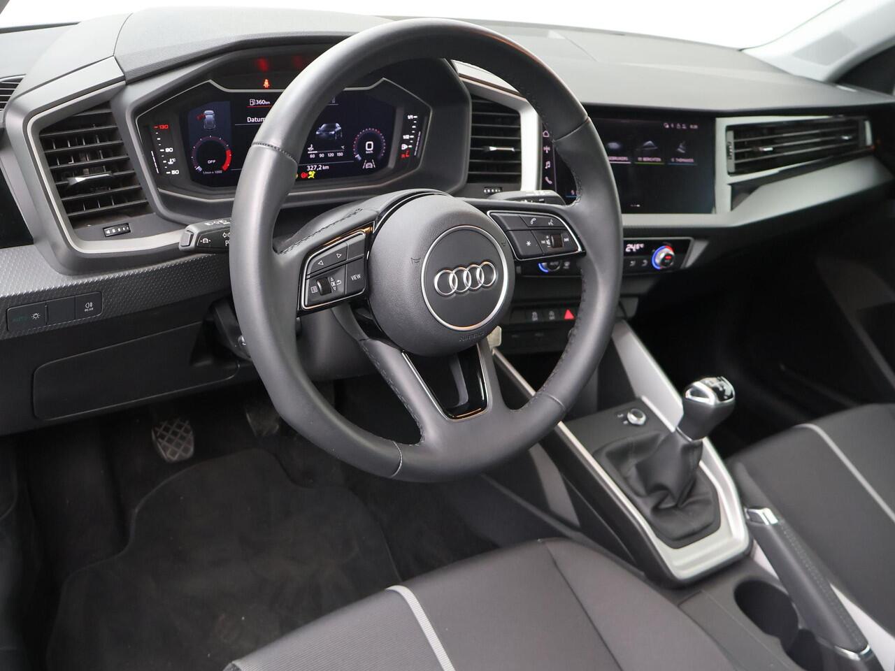 Audi A1 Sportback Advanced edition 25 TFSI 5-bak Audi Virtual cockpit | 17'' LMV Cruise control | LED achterlichten | Optiekpakket zwart | Parkeersensoren achter | Cruise control | Apple Carplay/Android Auto | Sportstuur plus
