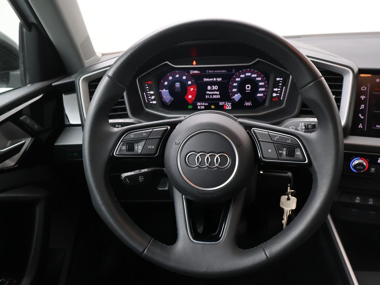 Audi A1 Sportback Advanced edition 25 TFSI 5-bak Audi Virtual cockpit | 17'' LMV Cruise control | LED achterlichten | Optiekpakket zwart | Parkeersensoren achter | Cruise control | Apple Carplay/Android Auto | Sportstuur plus