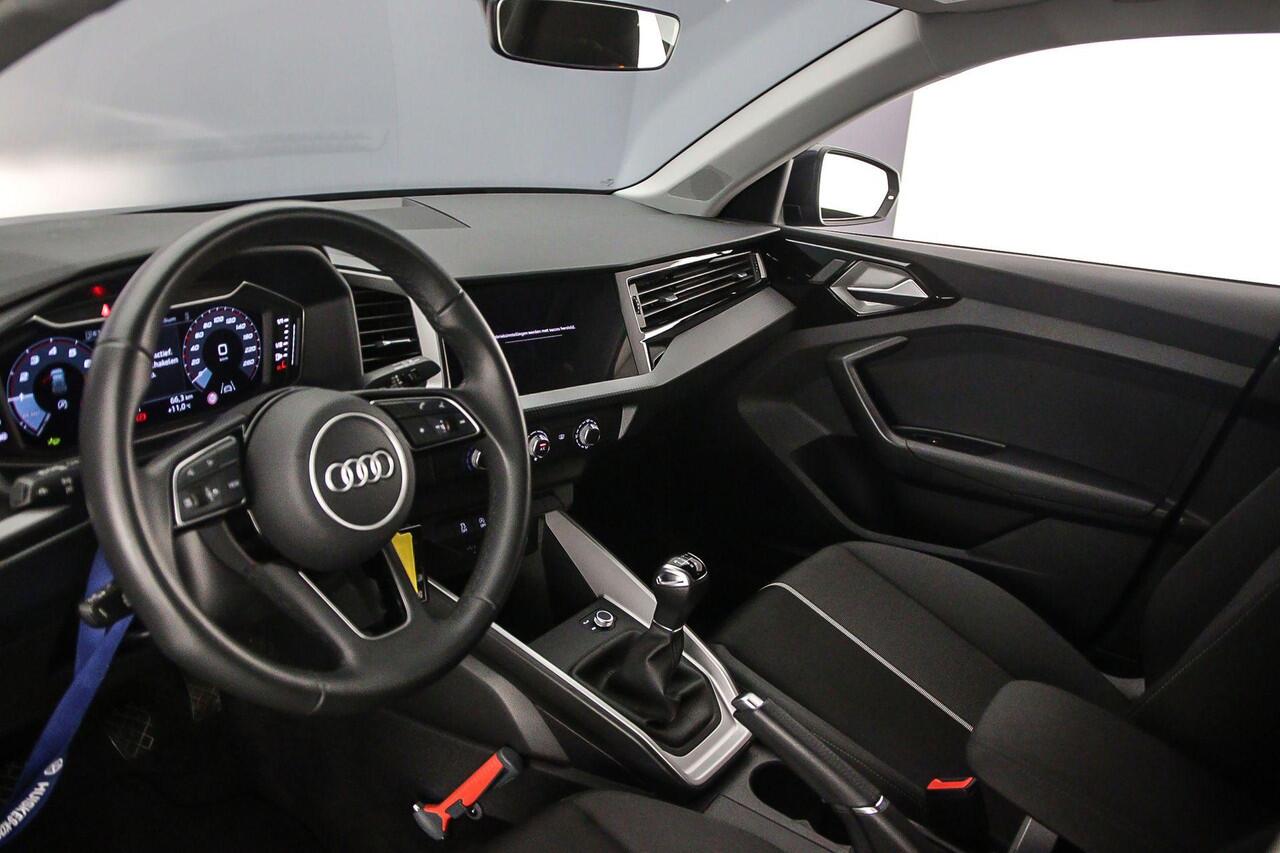 Audi A1 Sportback 25 TFSI Pro Line | Carplay | Cruise control | Parkeersensoren |