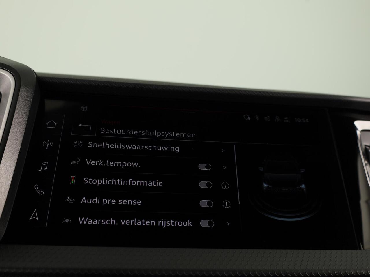 Audi A1 Sportback 30 TFSI S edition 110pk | Led koplampen | Sportstoelen | Navigatie via App | 17 inch Lichtmetalen velgen | Verwarmbare voorstoelen | Verlengde garantie
