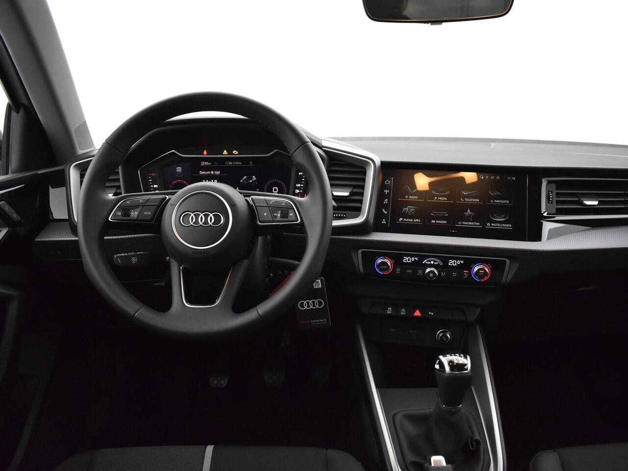 Audi A1 Advanced edition 25 TFSI 70 kW / 95 pk Sportback 5 Dak in zwart - Automatische airconditioning - Apple CarPlay