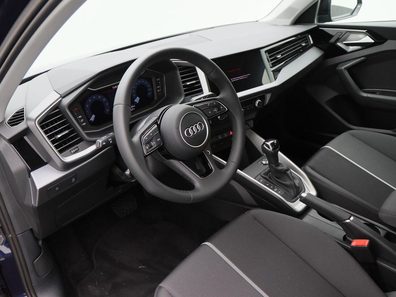 Audi A1 Sportback 25 TFSI Advanced edition | Automaat | Contrast dak | Parkeerhulp plus | 17 inch velgen |