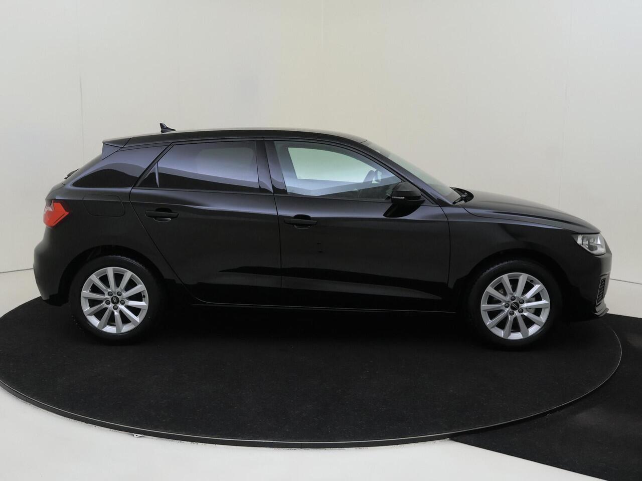 Audi A1 Sportback 25 TFSI Advanced edition | Parkeersensoren achter | Cruise control | CarPlay | Stoelverwarming | Audi virtual cockpit | Draadloze telefoonlader |