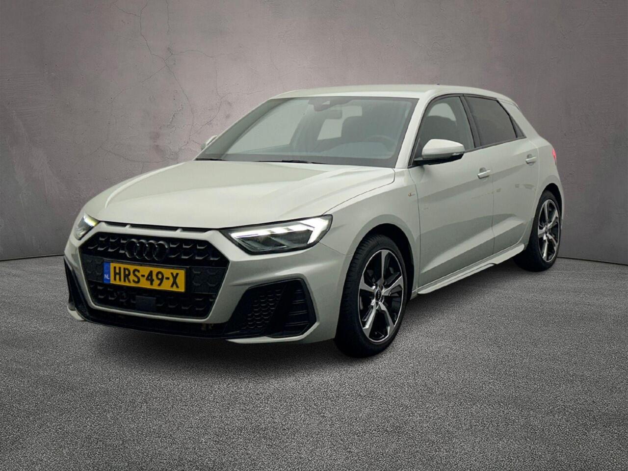 Audi A1 Sportback 25 TFSI S edition | Full-led | Carplay | Parkeersensoren | Ambient lighting | Optiekzwart |