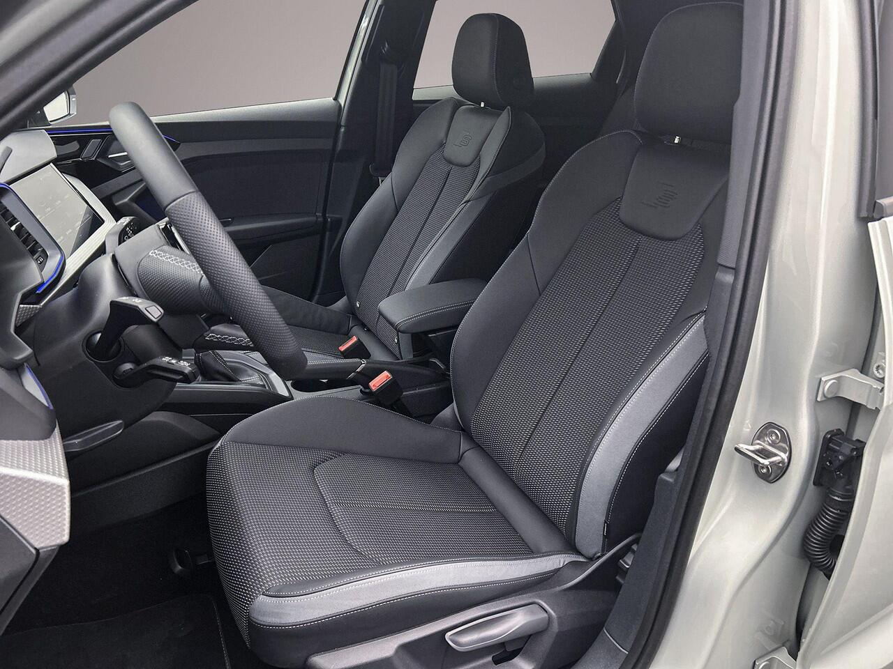 Audi A1 Sportback 25 TFSI S edition | Full-led | Carplay | Parkeersensoren | Ambient lighting | Optiekzwart |