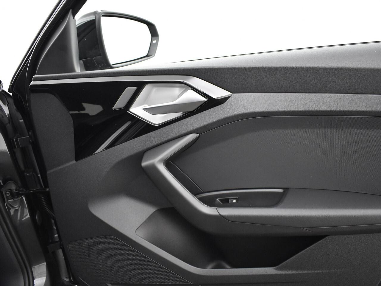 Audi A1 Sportback Advanced edition 30 TFSI 116 PK · Audi Sound · Afgevlakt sportstuur · Full led verlichting · Privacy glas · MEGA Sale