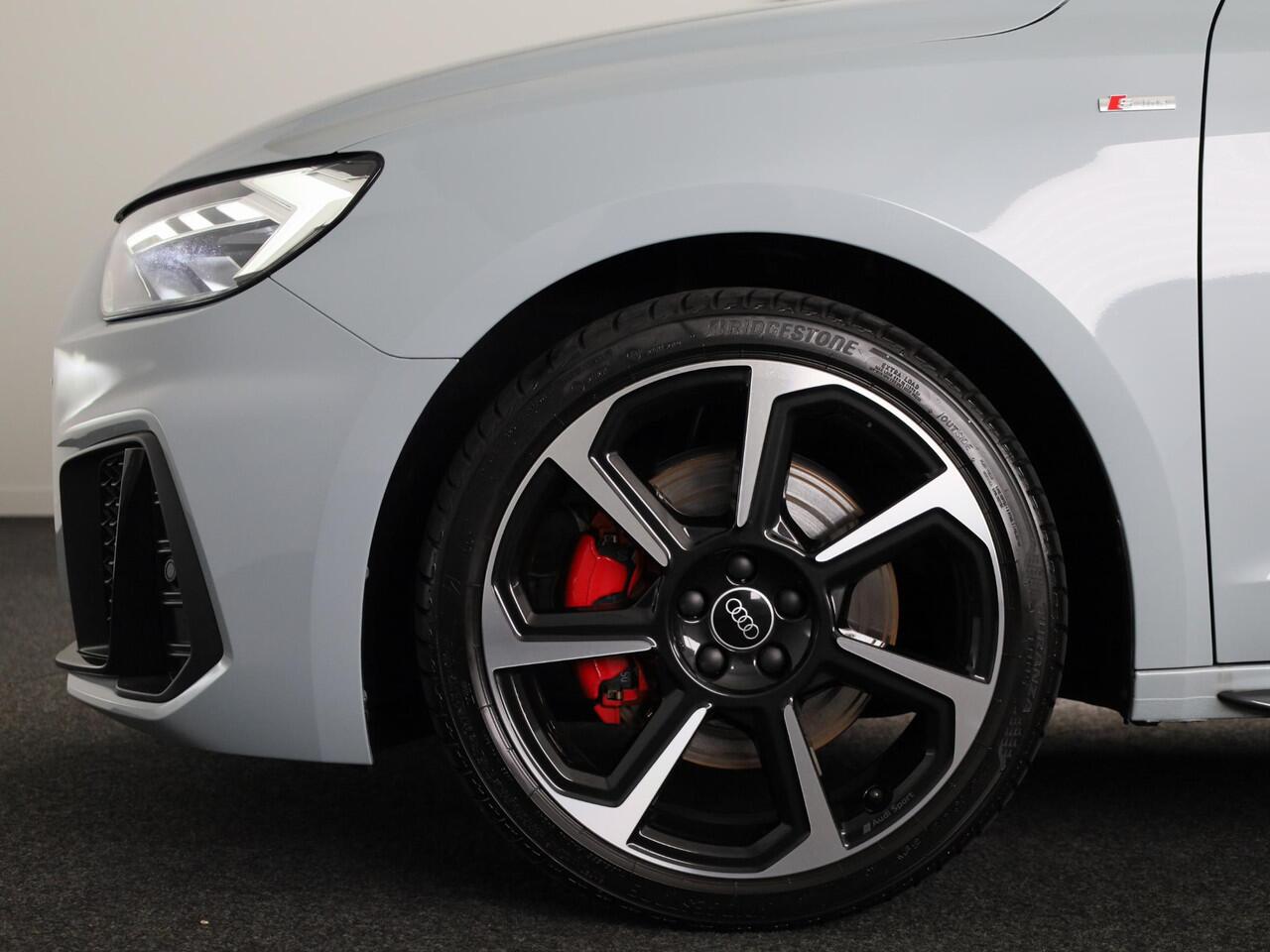 Audi A1 Sportback 40 TFSI S Line 207pk | Led koplampen | 18 inch Lichtmetalen velgen | Sportstoelen | Stoelverwarming | Navigatie
