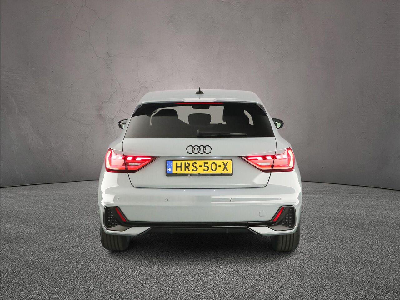 Audi A1 Sportback 25 TFSI S edition | Cruise control | S-line | Full-Led | Optiek zwart | Ambient lighting |