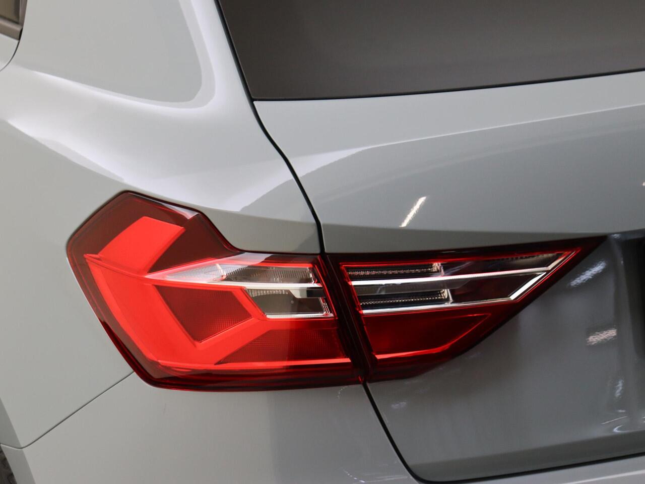 Audi A1 Sportback 30 TFSI Advanced edition | Parkeersensoren achter | Cruise Control | CarPlay | Audi virtual cockpit | Stoelverwarming | Airco |