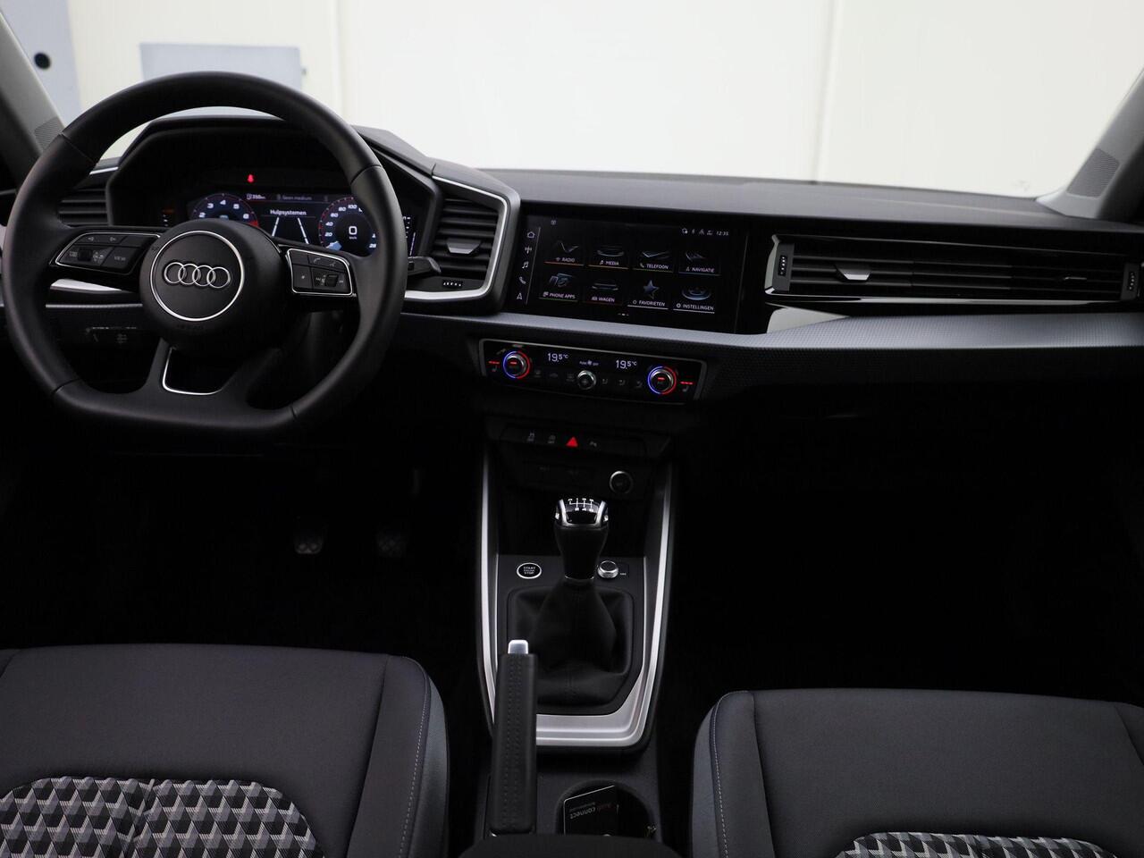 Audi A1 Sportback 30 TFSI/116PK Advanced · Apple/Android Car Play· Stoelverwarming · Clima · Parkeersensoren · Garantie t/m 03-02-2030 of 100000km.