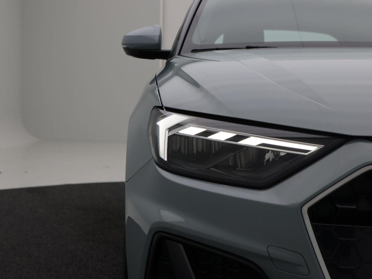 Audi A1 S edition 25 TFSI | 95 PK | Contrast dak | 17 inch lichtmetalen velgen | Apple Carplay/Android auto |