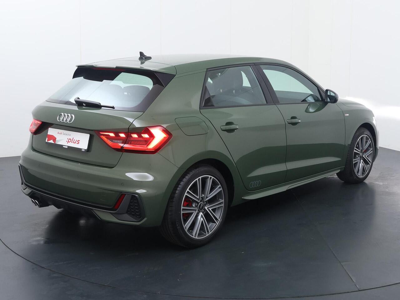 Audi A1 Sportback 40 TFSI S edition | 207 PK | Adaptive cruise control | Voorstoelen verwarmd | S line | Climate control |