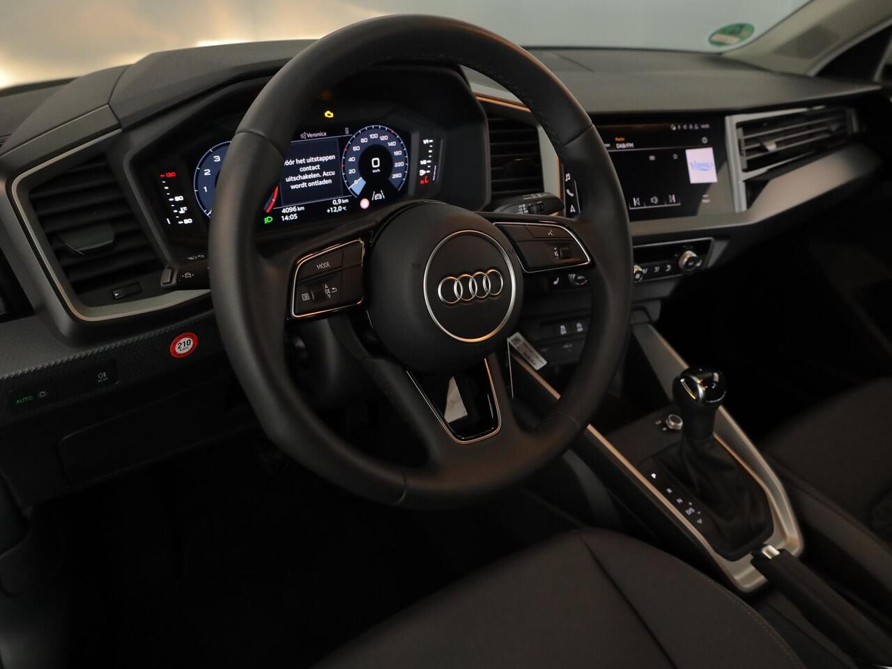 Audi A1 Sportback 30 TFSI Advanced edition 116pk AUT| Sportstoelen | Navigatie via App | Climatronic | Verwarmbare voorstoelen | Gratis winterset